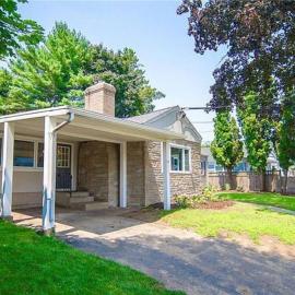 Shore Drive - 2 Bedroom/2 Bath/Bunk/Queen Oasis, hotel di Waterford