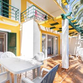 Nice 2 bedroom apartment groundfloor swimming pool