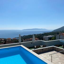 Apartment Stella - heated rooftop swimming pool