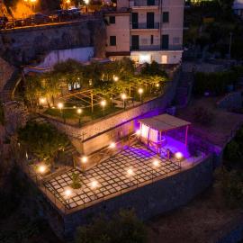 Apartments PARADISE GARDEN Holiday House – hotel w mieście Agerola