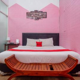 RedDoorz At Golden Inn Tugu Yogyakarta