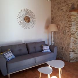 Bel appartement rénové dans maison bigourdane、Pouzacのホテル
