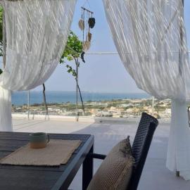 The Serene Veranda with breathtaking views, hotel u gradu Kolimvarion