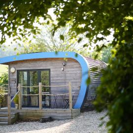 Escape Pod in Devon, 5 mins from beach + parking, מלון בביר