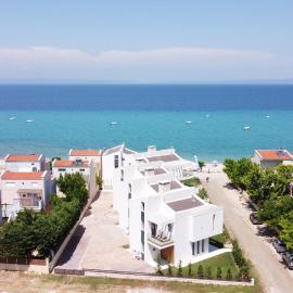 Villa Camelia by the sea، فندق في بوليخرونو