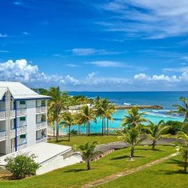STUDIO LUX KEVY MANGANAO Vue sur Mer, Piscine & Plage privée, Hotel in Belle-Allée