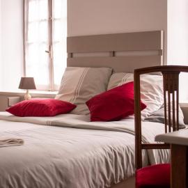 Une Suite au jardin, hotel em Orval