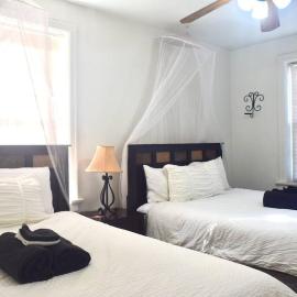 (49.1W) Beautiful Getaway in Saint Louis, hotel i Saint Louis