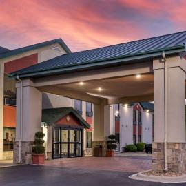 Best Western Plus Springfield Airport Inn, khách sạn ở Springfield