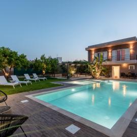 Elenas Village House - Love apartment with Pool and Terrace