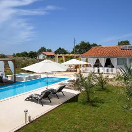 Holiday House Biloš, hotel i Vodnjan
