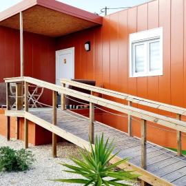 Family Surf Home - Bungalow 5, hotel i Ribamar