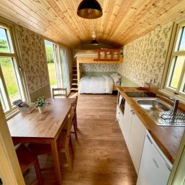 Stepping Stones Glamping ‘the olive’, Hotel in Bantry