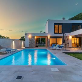 Bunica Spring Villa