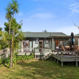 Riverview Retreat - Cooks Beach Holiday Home
