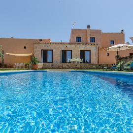 YourHouse Can Covetes, villa with private pool and garden, perfect for families