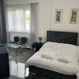 Zams rooms، فندق في ستوك أون ترينت