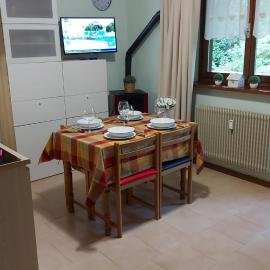 Appartamento a Sella Nevea per sci e montagna con ampio balcone, Hotel in Sella Nevea
