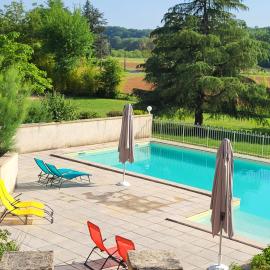 Le Clos des Figuiers - 3 Gîtes de caractère, Hotel in Duravel