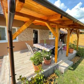 Lilla Apartman, hotel in Balatonkeresztúr