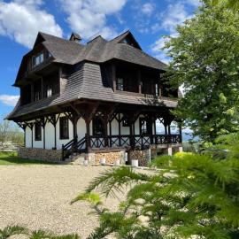 Blyzhche Neba, hotel a Yablunytsya