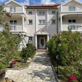 Apartments Rafaela, hotel in Barbat na Rabu