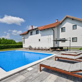 Stunning Home In Desni Stefanki, hotel in Desni Štefanki