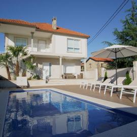 GALIHOST - A Casa de Lena - Apartamentos Turísticos, hotel i Ribadumia