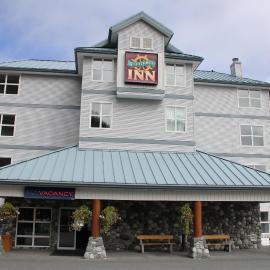 Quarterdeck Inn Port Hardy, hotel i Port Hardy