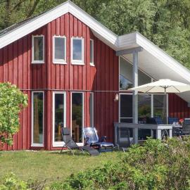 3 Bedroom Gorgeous Home In Rechlin, hotel in Rechlin