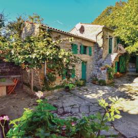 2 Bedroom Cozy Home In Smarje, hotel in Šmarje