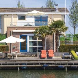It Soal Waterpark-Lisdodde, hotel a Workum