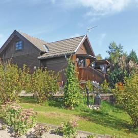 Nice Home In Malmköping With Kitchen, hotel in Malmköping