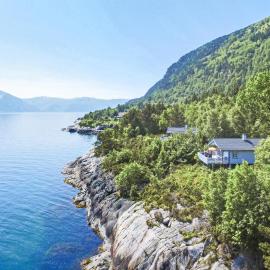 Beautiful Home In Lavik With Wifi, hotell i Lavik