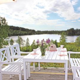Beautiful Home In Bullaren With Kitchen, hotel i Bullaren