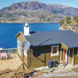 Eikelandsosen में, होटल Lovely Home In Eikelandsosen With Sauna
