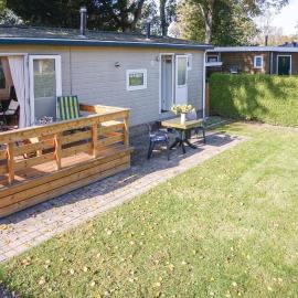 2 Bedroom Stunning Home In Tzummarum
