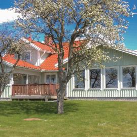 Beautiful Home In Vessigebro With Sauna, hotel v destinácii Vessigebro