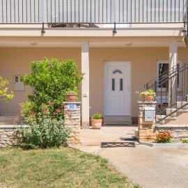 Apartment Bruneta 2 with Terrace