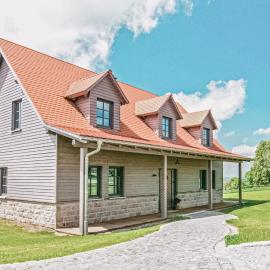 Three-Bedroom Holiday Home In Schillingsfurst