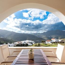 Pirgos Suites, hotel in Panormos