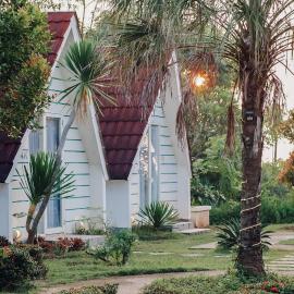 Seaside Villa & Muse Beach Resto – hotel w mieście Jepara