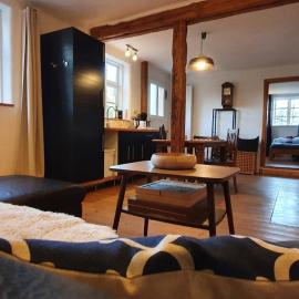 Apartment Kliemkiker, Nähe Binz in traumhafter Alleinlage, hotel in Zirkow