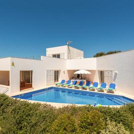 Villa Canalo by Villa Plus