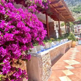 Costas Inn, hotel di Spílion