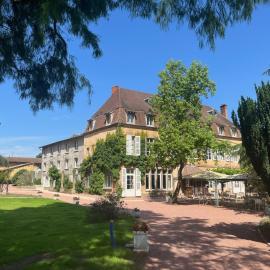 Logis Hôtels Château de La Barge, hotel di Chaintré
