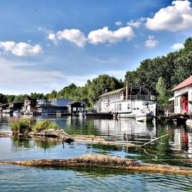 Hausboat Vlnka, hotel v destinaci Bratislava