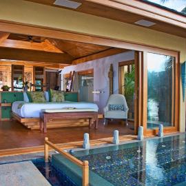 Upni Duniya - Luxury, Beachfront 9-suites Villa, hotel in Bangrak Beach