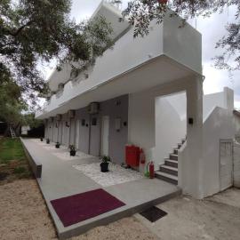 Camping Corali & Apartments, hotell i Riza