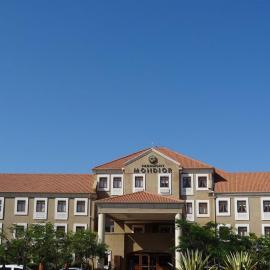 Peermont Mondior Hotel, готель у місті Габороне